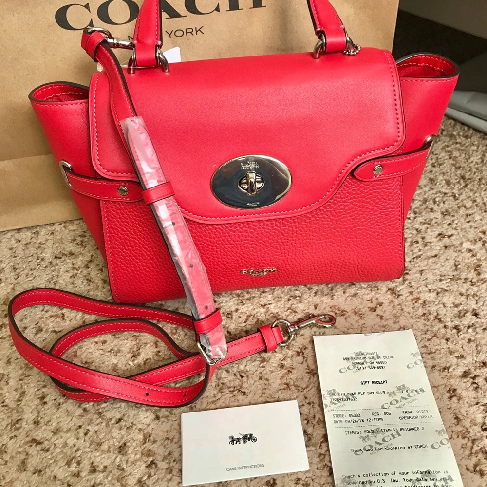 BLAKE FLAP CARRYALL
COACH F32106 BRIGHT-RED/SILVER
